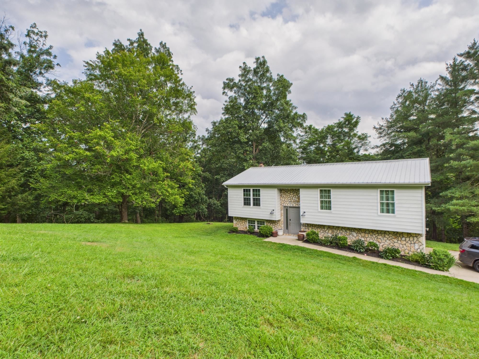 4 Deer Run Road