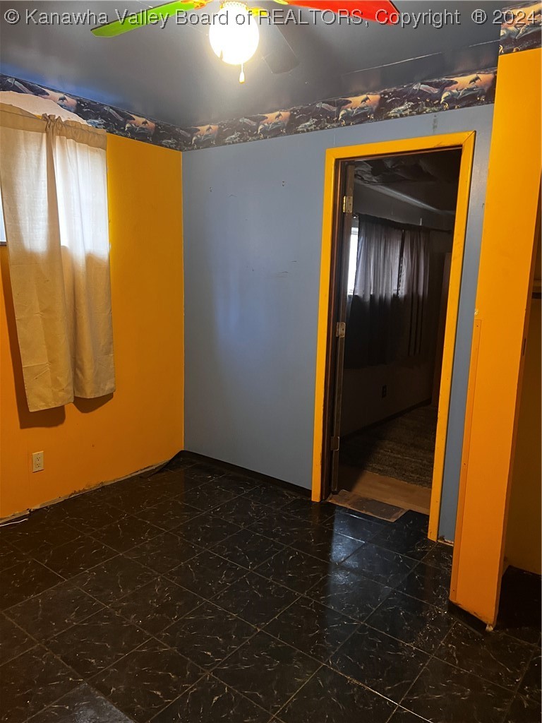 128 EAST VALLEY VIEW