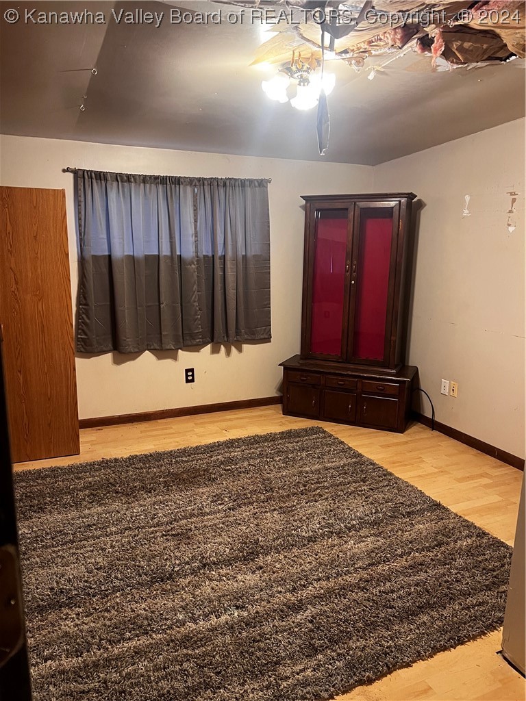 128 EAST VALLEY VIEW