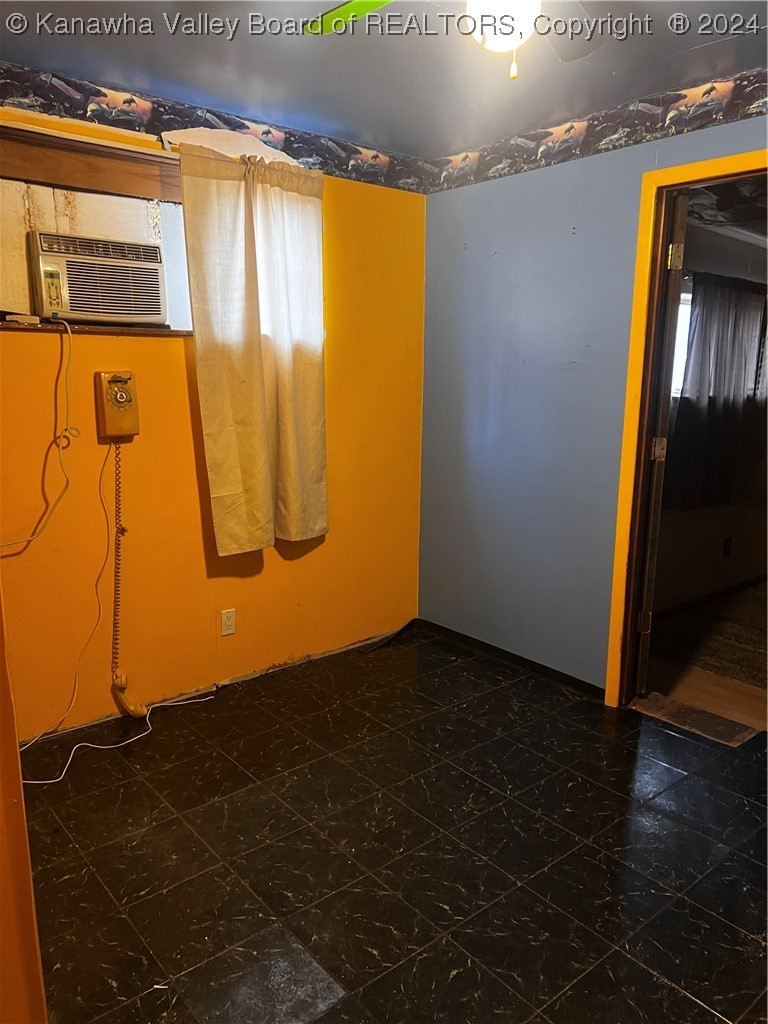 128 EAST VALLEY VIEW