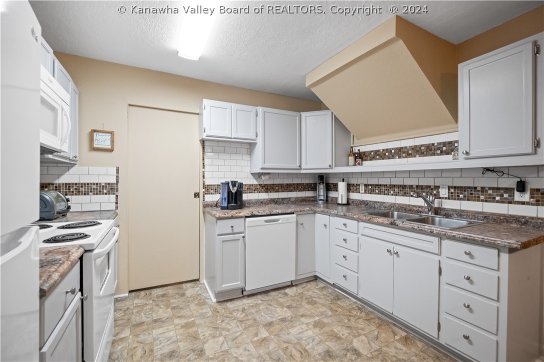 2302 SCARY CREEK Road