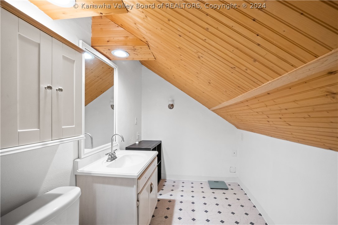 2302 SCARY CREEK Road