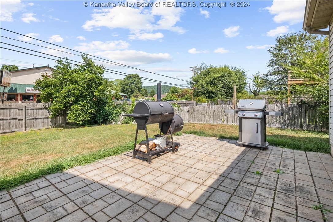 184 BERRY HILLS