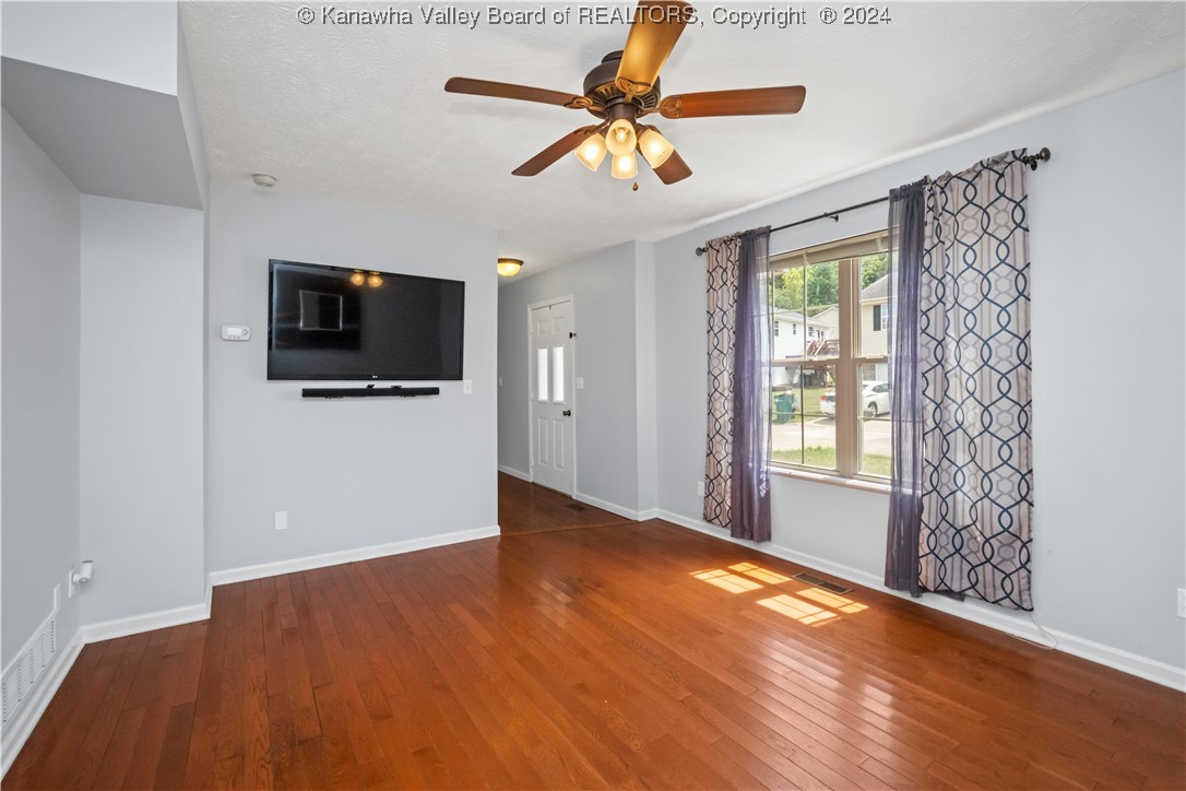 184 BERRY HILLS