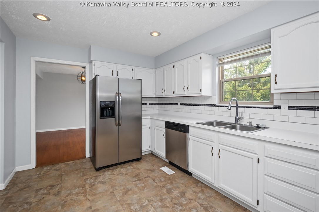 184 BERRY HILLS