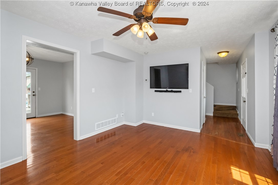 184 BERRY HILLS