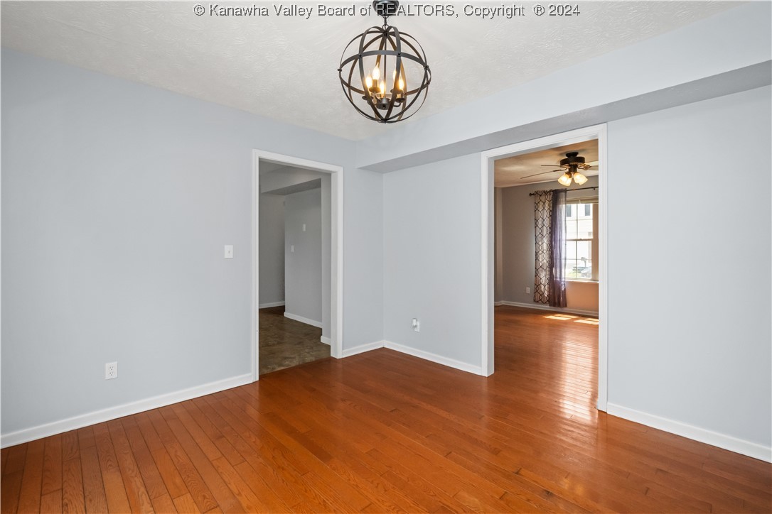 184 BERRY HILLS