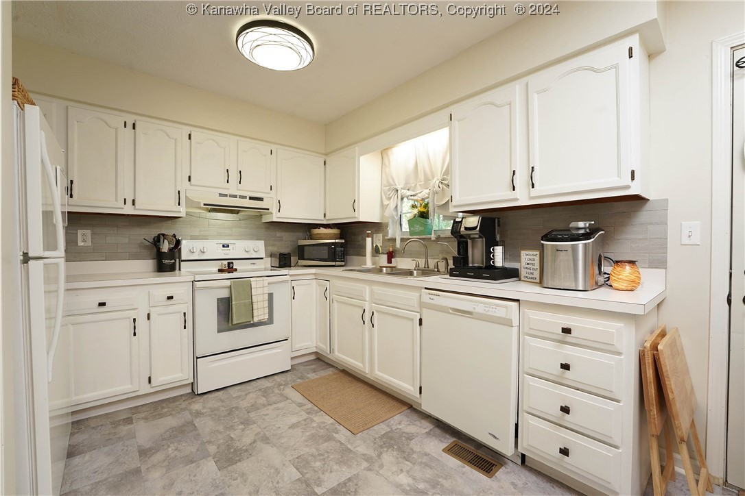 105 White Oak Lane