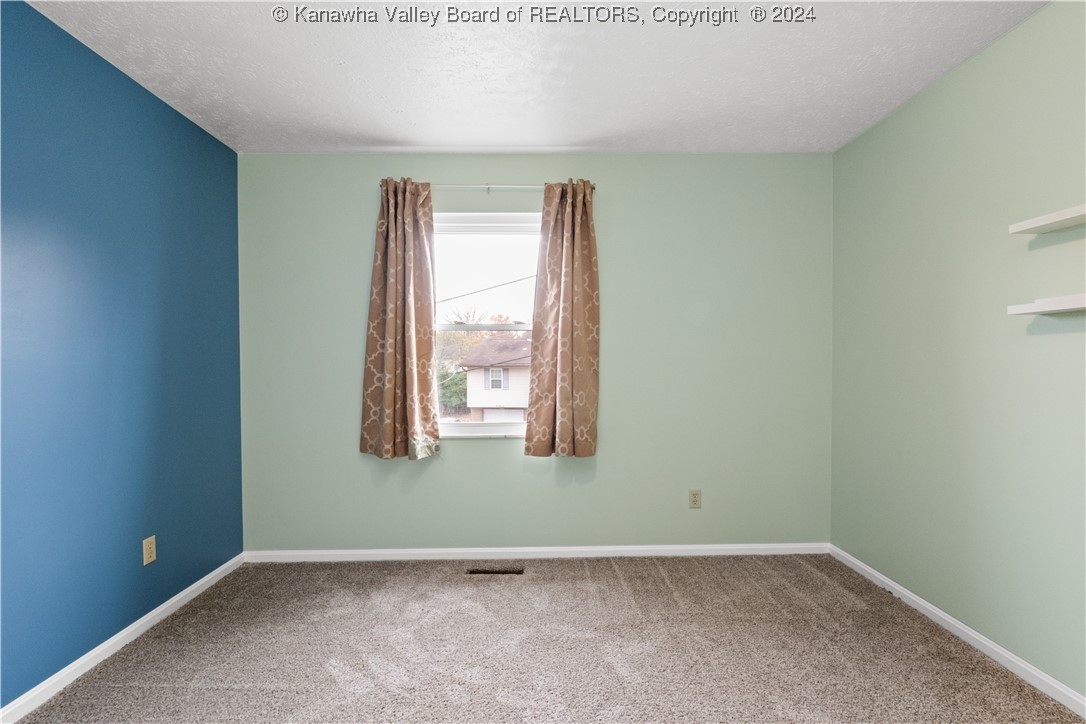 250 PINE Circle