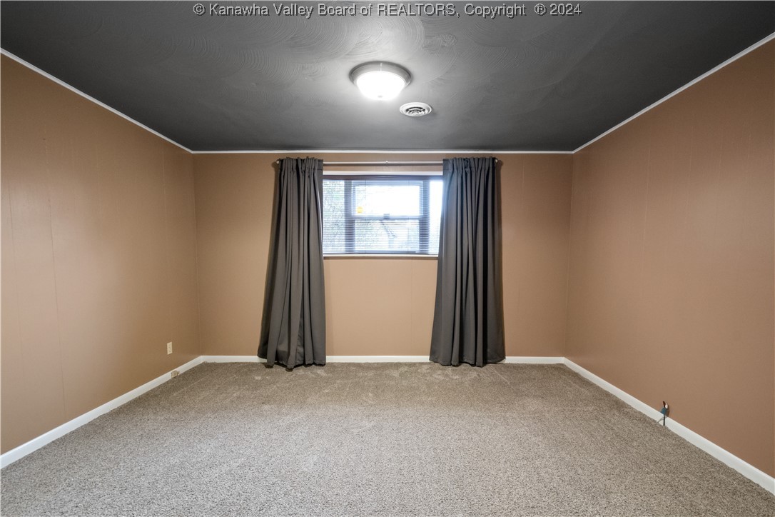 250 PINE Circle