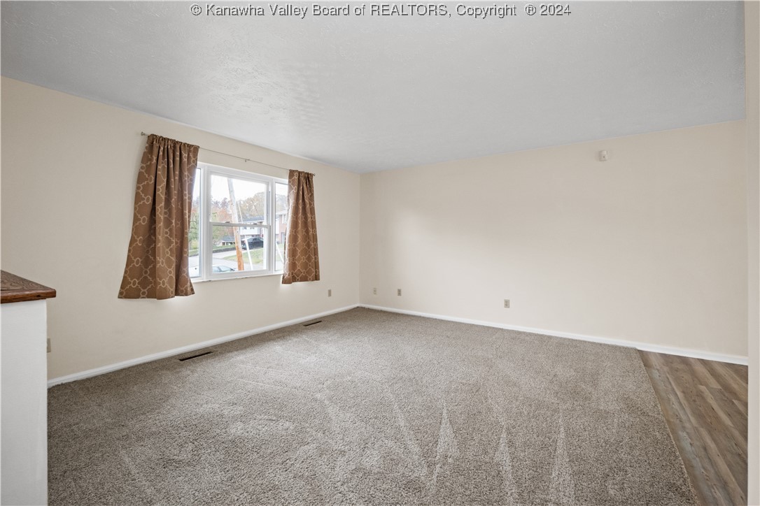 250 PINE Circle