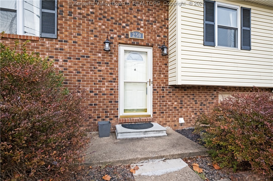 250 PINE Circle