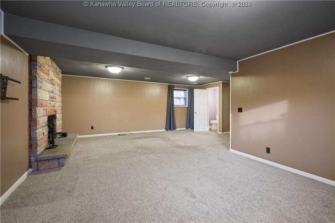 250 PINE Circle