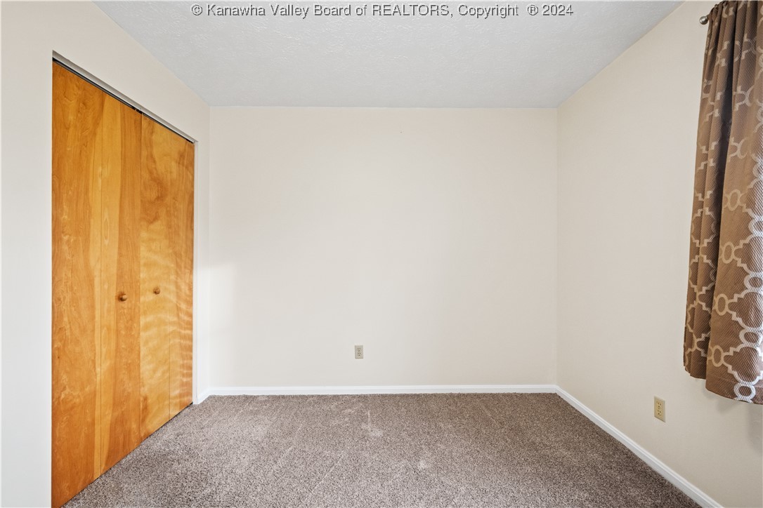 250 PINE Circle