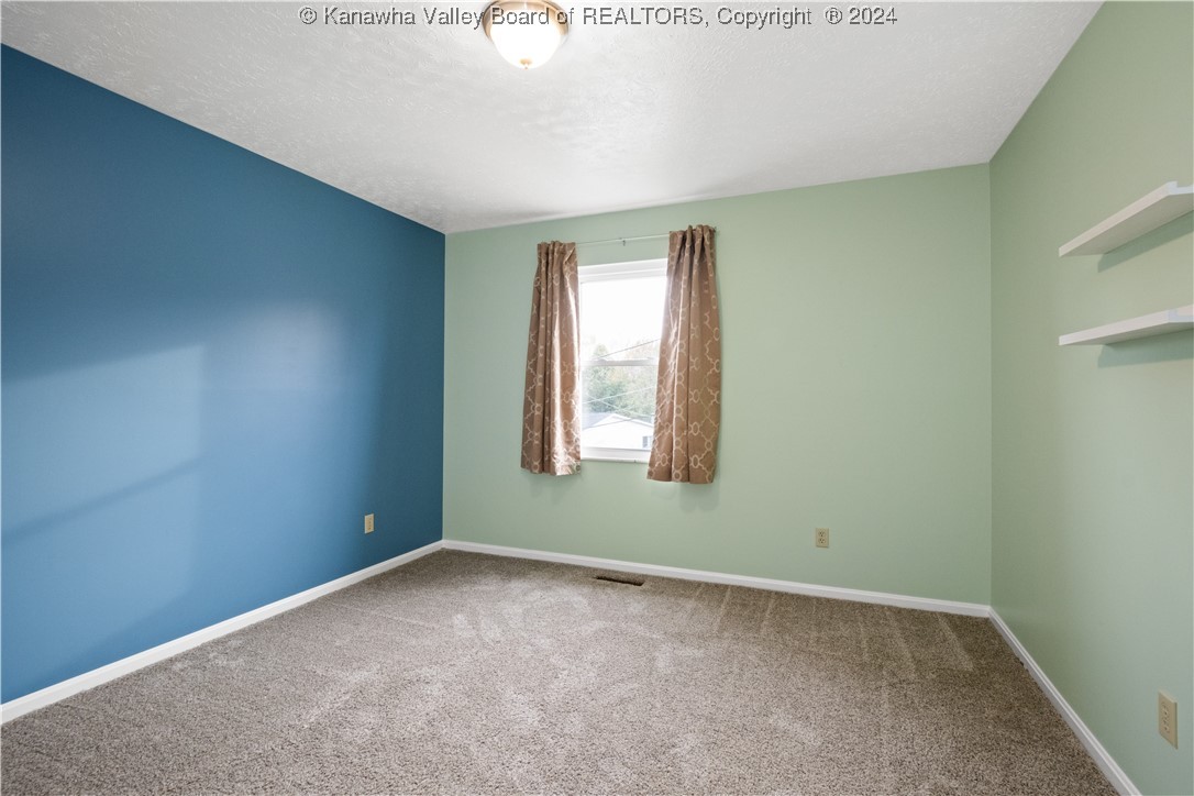 250 PINE Circle