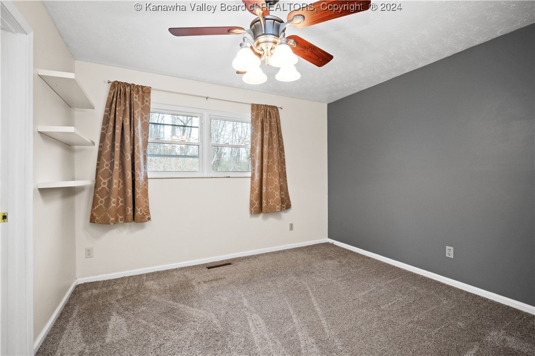 250 PINE Circle