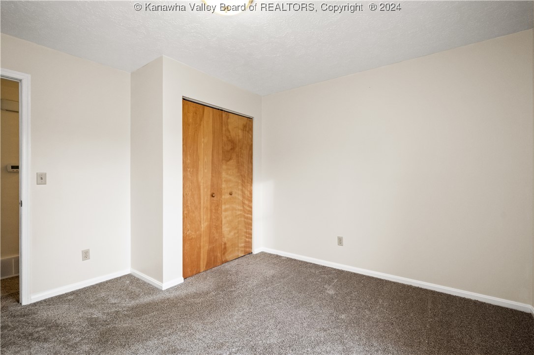 250 PINE Circle