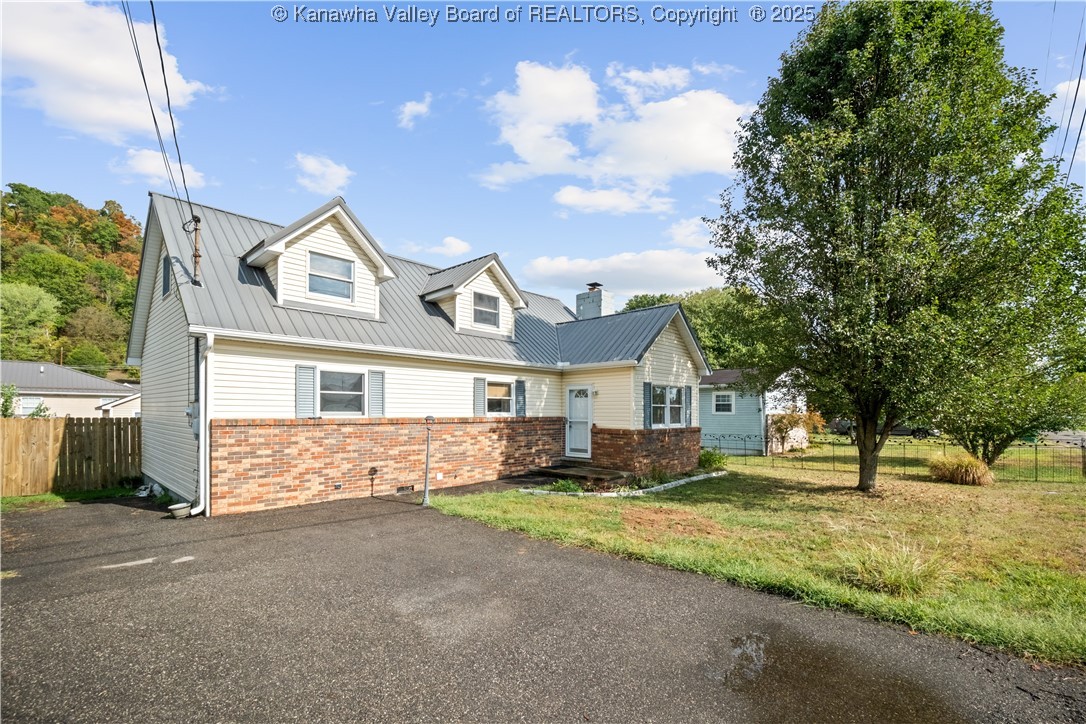 132 ROCKWOOD Drive