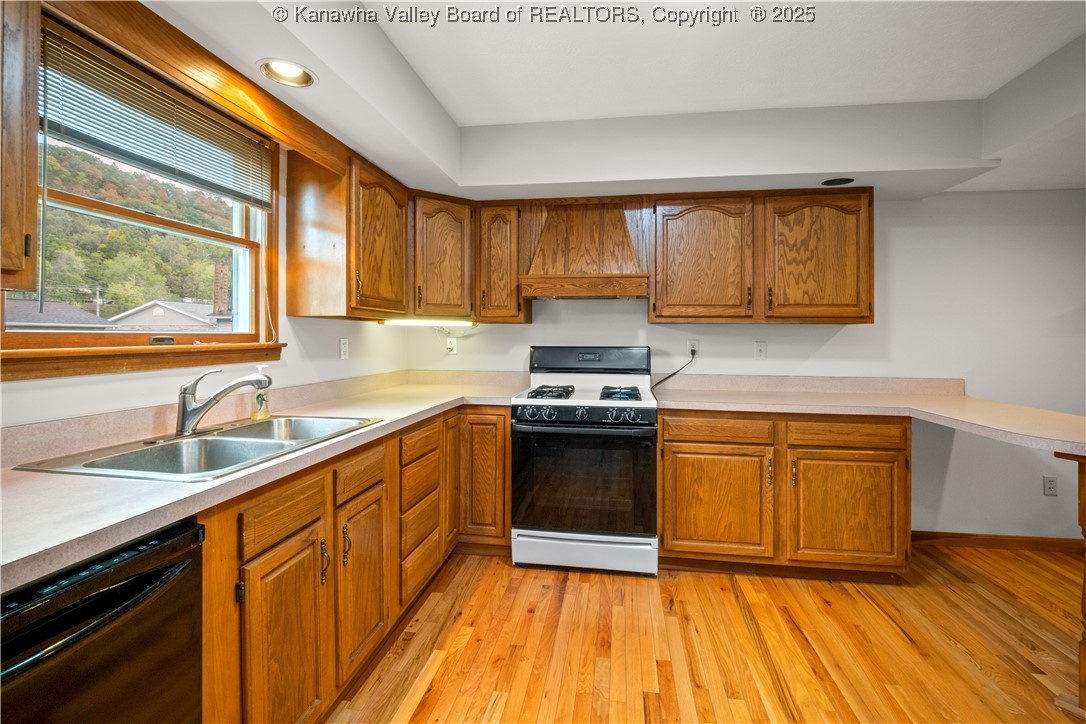 132 ROCKWOOD Drive