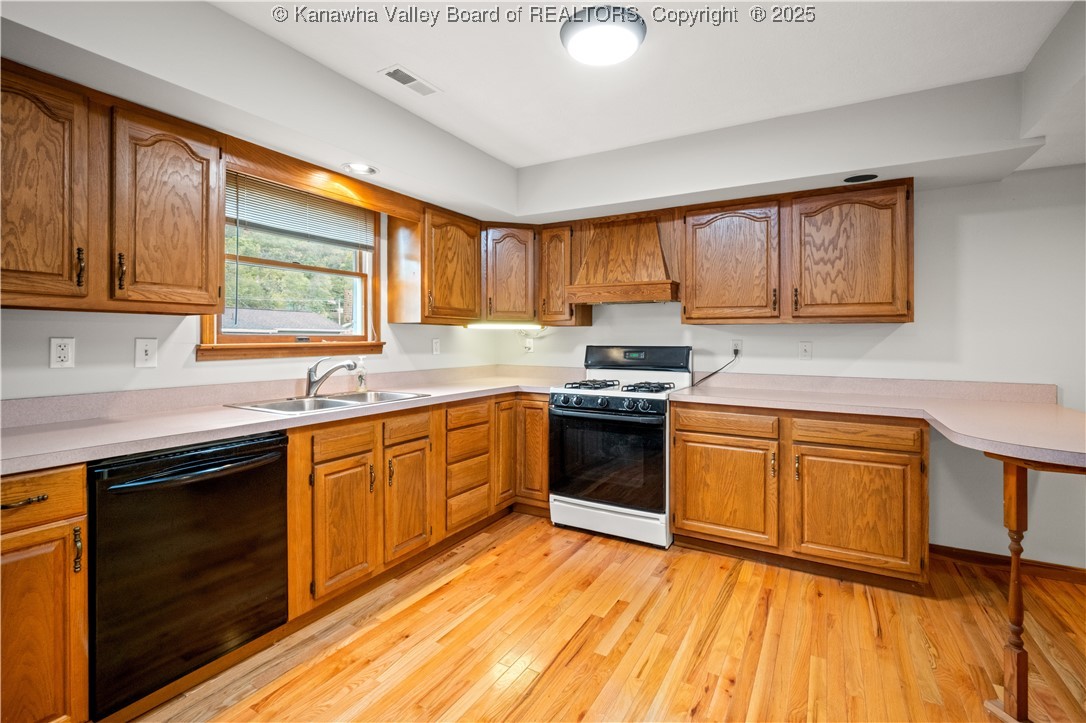 132 ROCKWOOD Drive