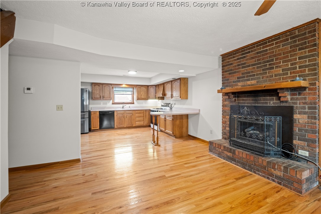 132 ROCKWOOD Drive