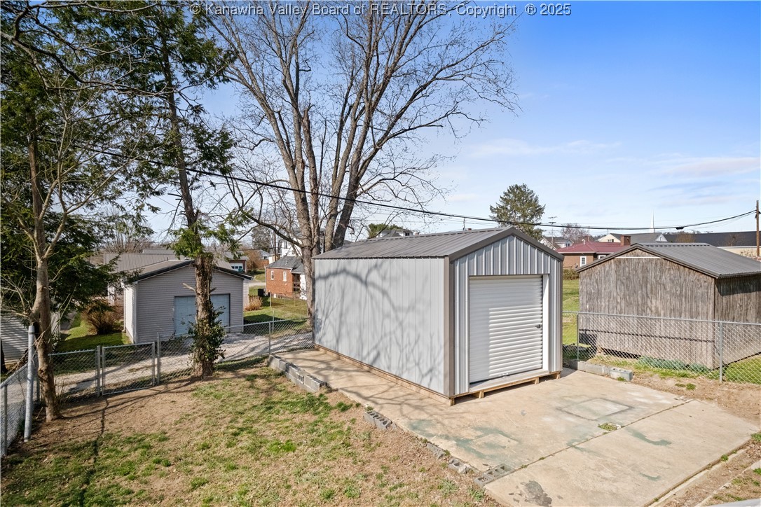 317 HIGH SCHOOL Avenue