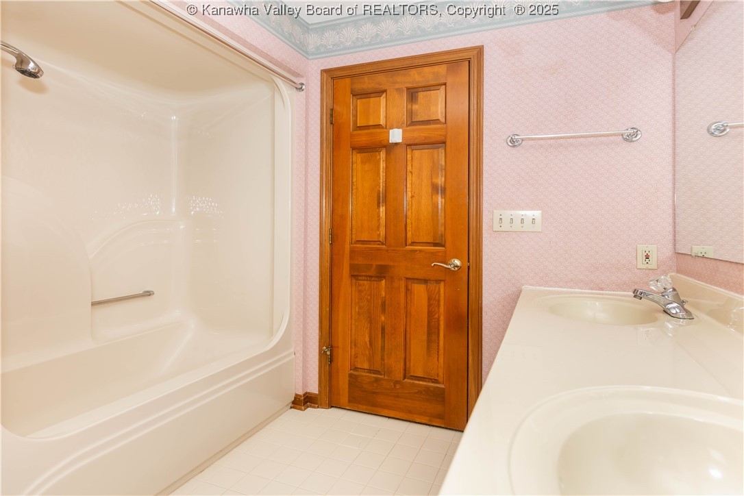 112 Willowood Circle