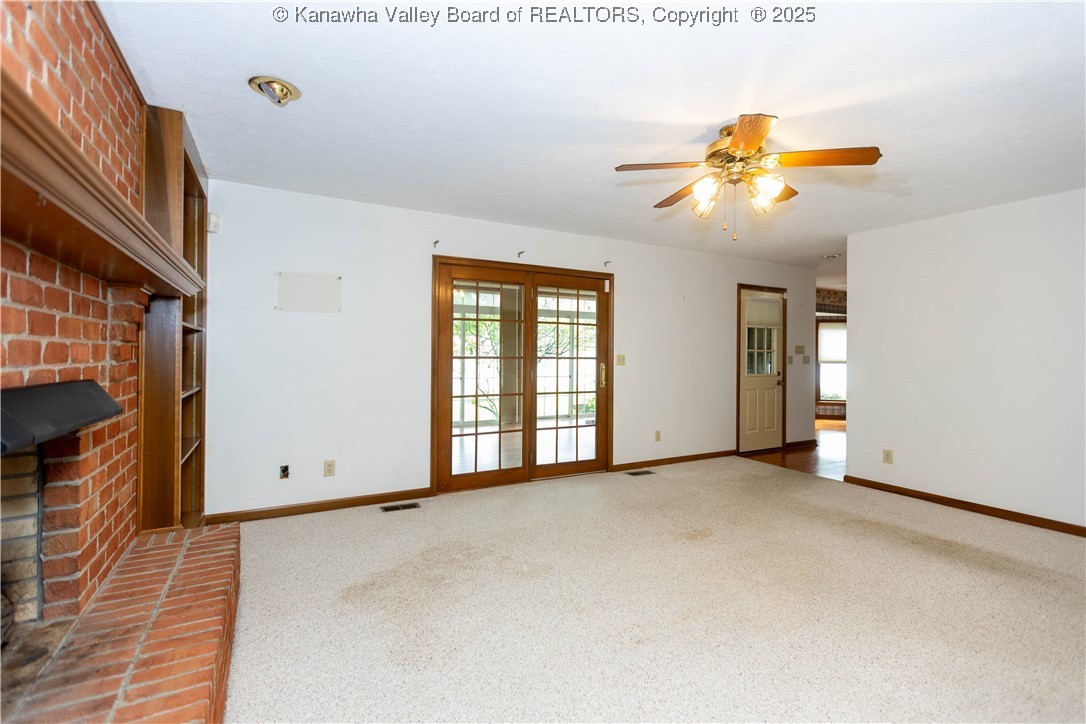 112 Willowood Circle