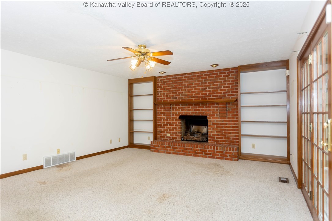 112 Willowood Circle