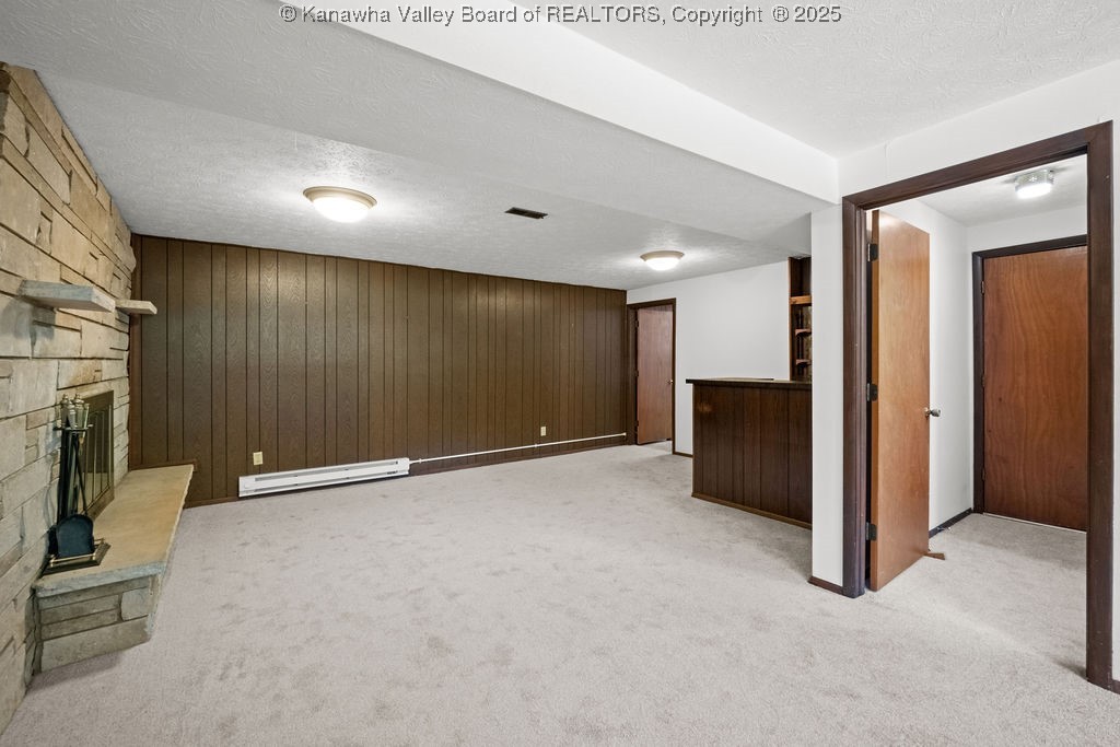 860 Whispering Way