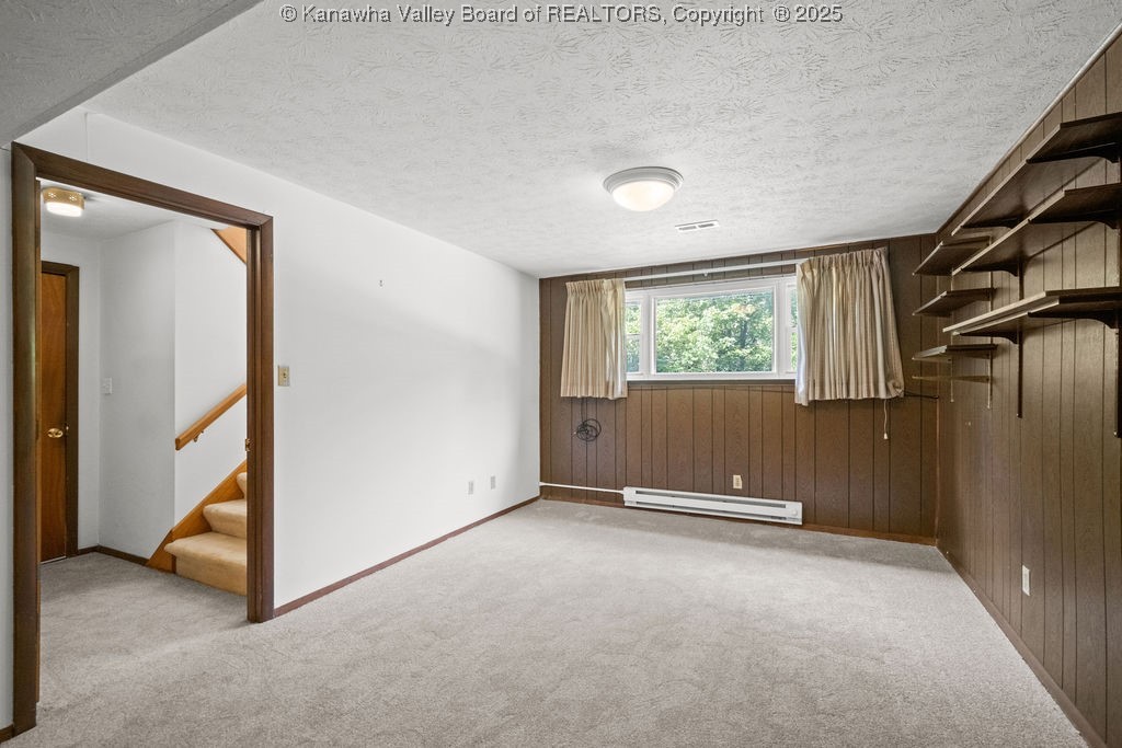 860 Whispering Way