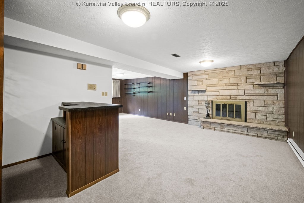 860 Whispering Way