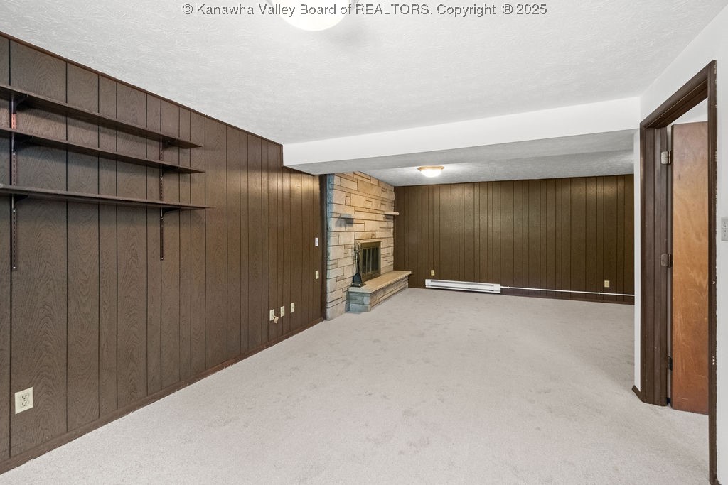 860 Whispering Way