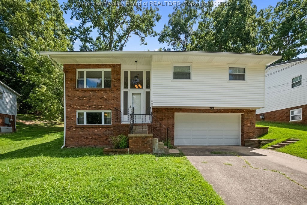 860 Whispering Way