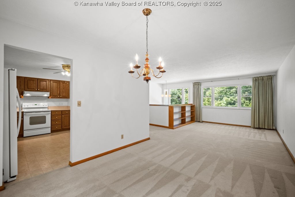 860 Whispering Way