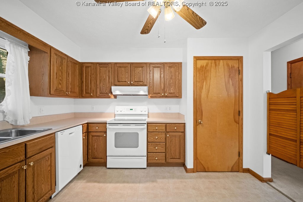 860 Whispering Way