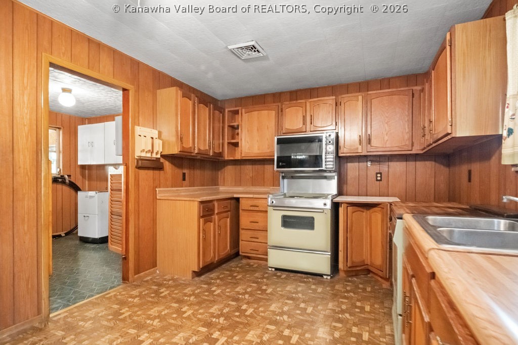 355 Fudges Creek Road