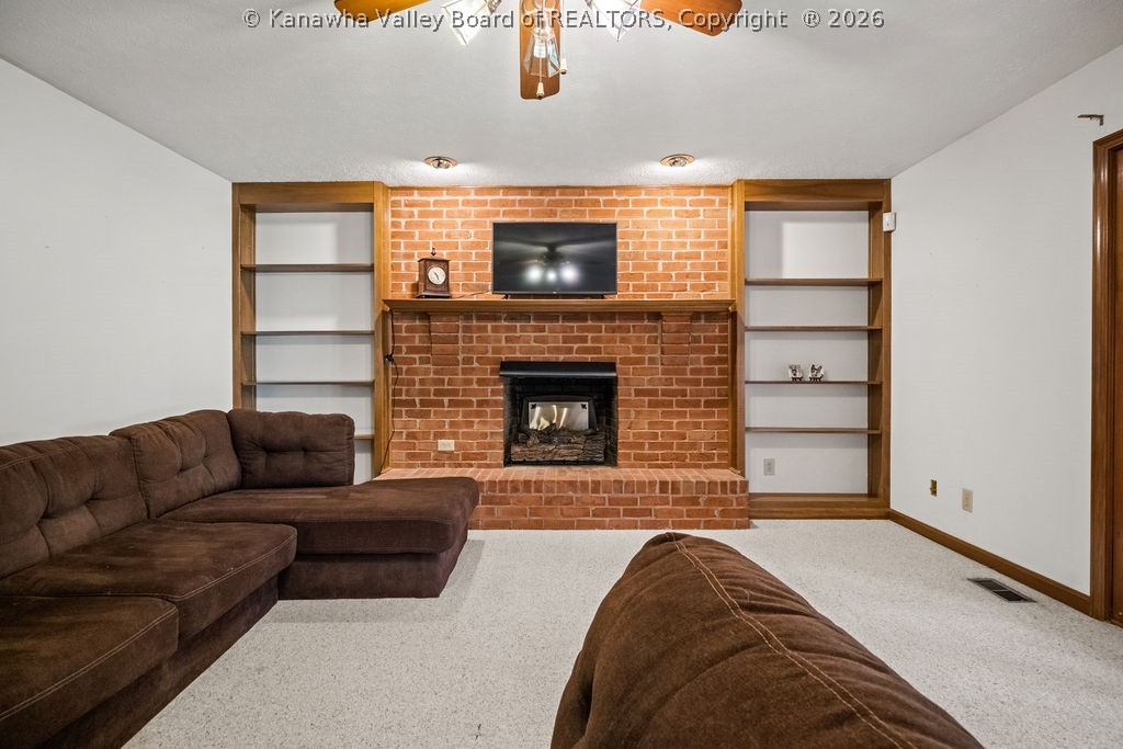 112 Willowood Circle