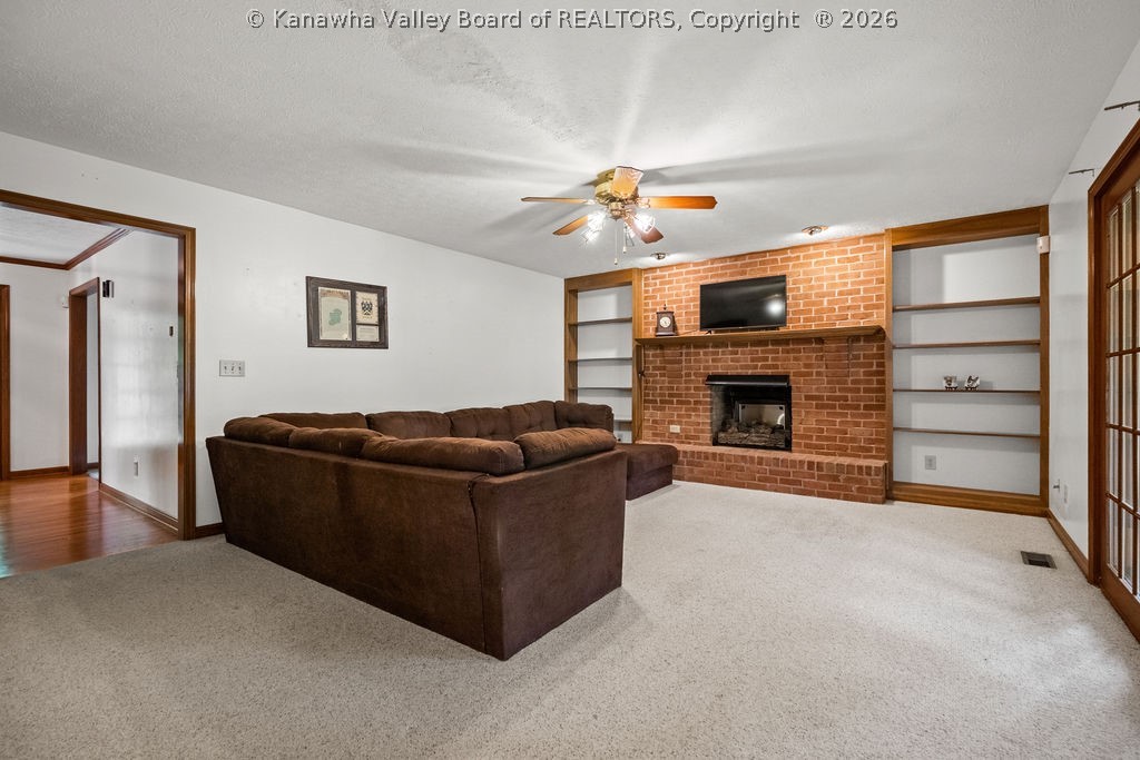 112 Willowood Circle