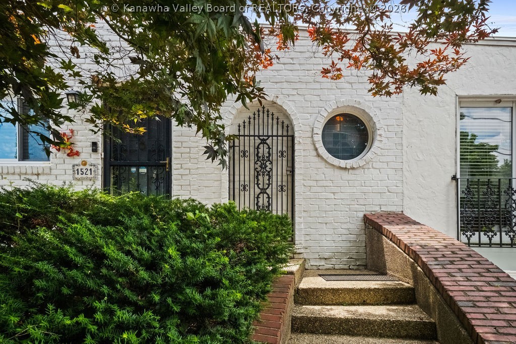 1521 Clark Road