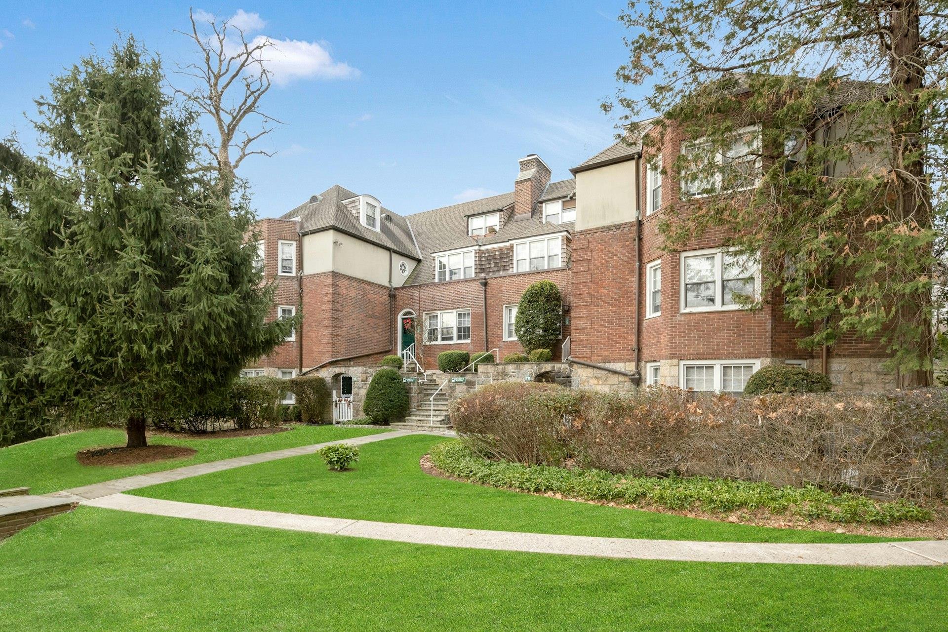 9 Campus Place Unit: SR