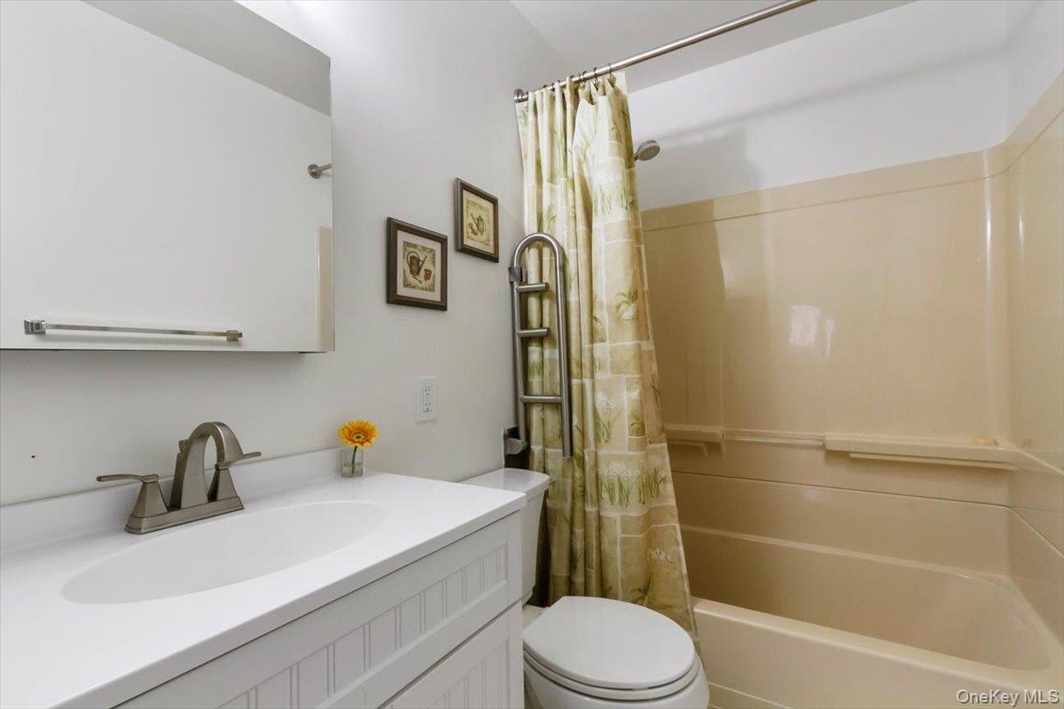 99 Molly Pitcher Lane Unit: B