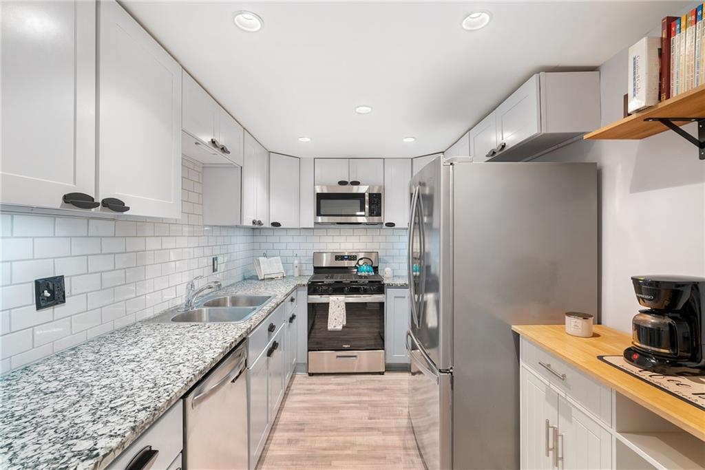 6851 Roswell Road Unit M12