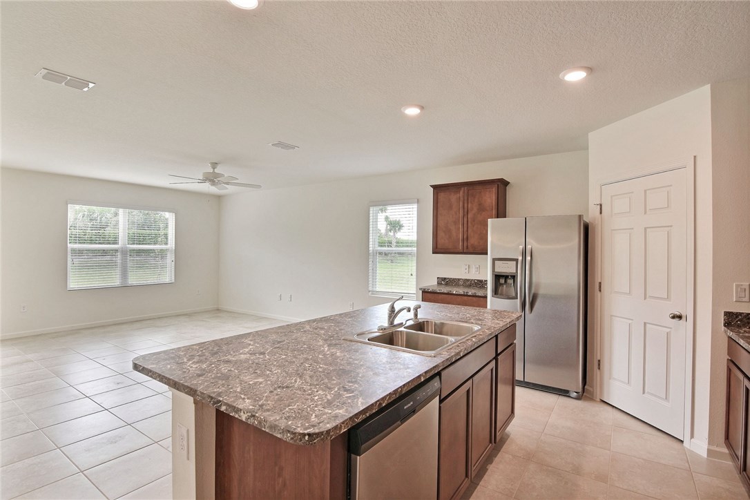 2151 Harwick Circle SW