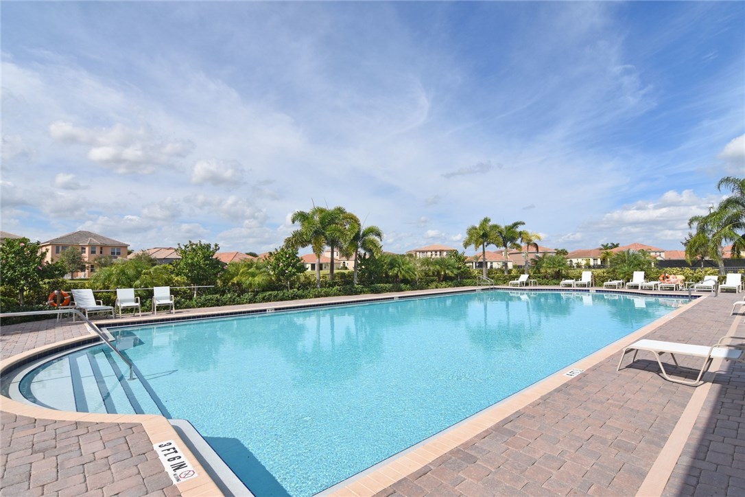 2151 Harwick Circle SW