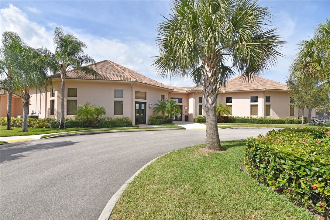 2151 Harwick Circle SW