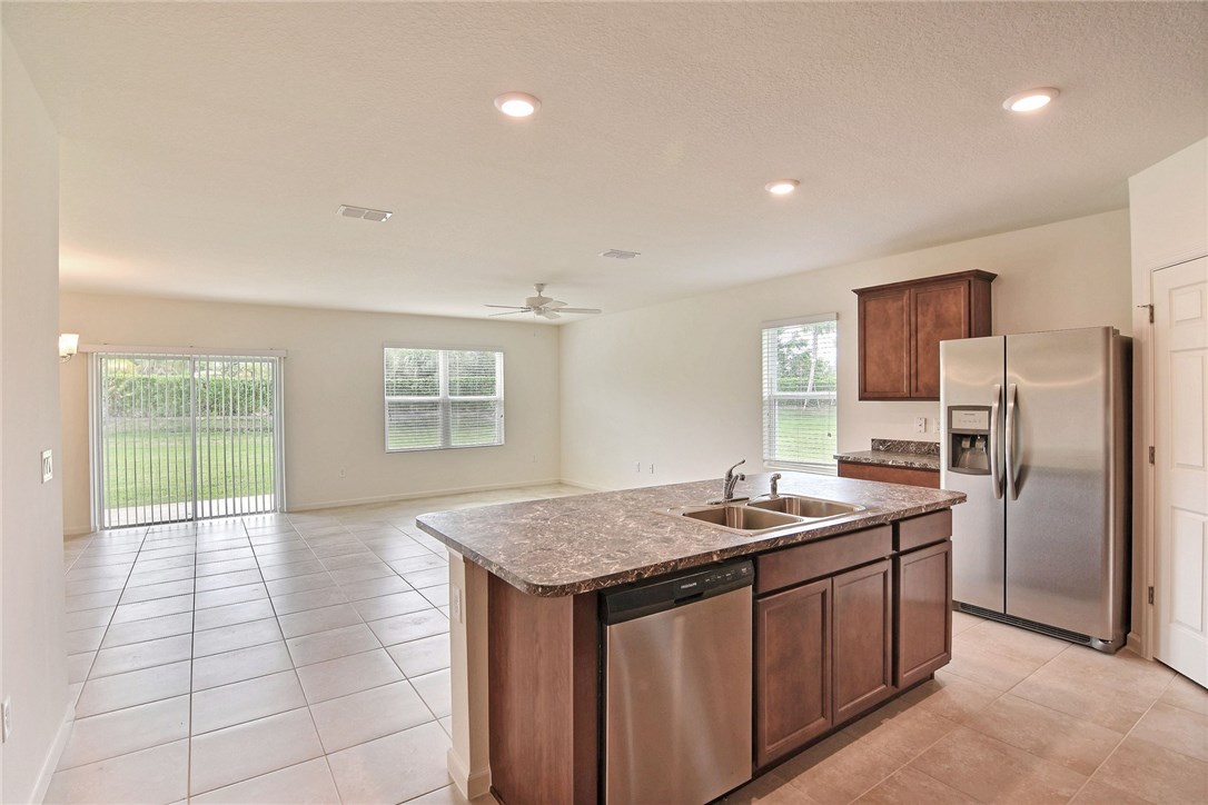 2151 Harwick Circle SW