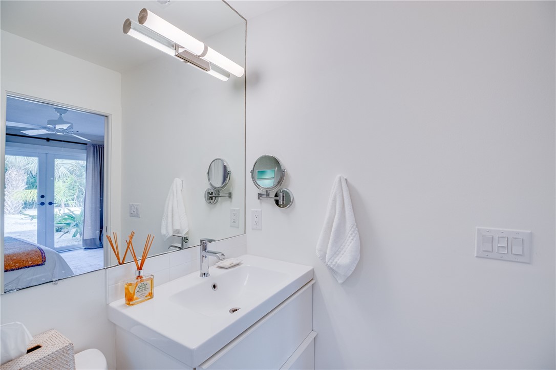 1830 E Sandpiper Road