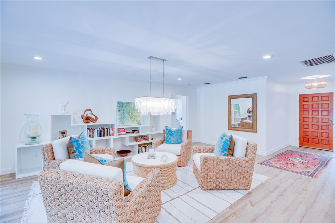 1830 E Sandpiper Road