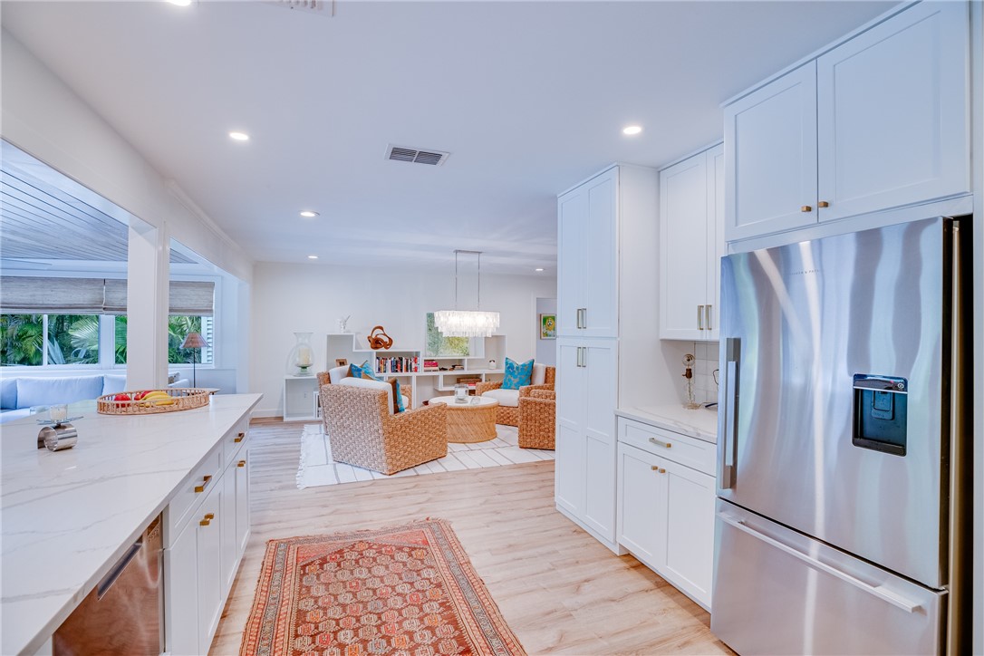 1830 E Sandpiper Road